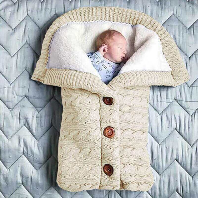 SnuggleNest – Warmer Baby-Kuschelsack für jede Jahreszeit