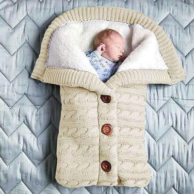 SnuggleNest – Warmer Baby-Kuschelsack für jede Jahreszeit