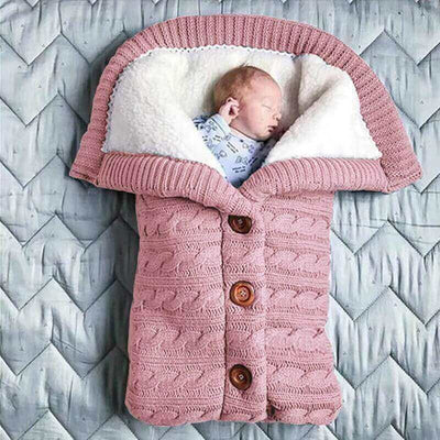 SnuggleNest – Warmer Baby-Kuschelsack für jede Jahreszeit