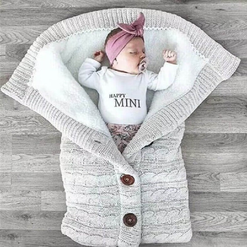 SnuggleNest – Warmer Baby-Kuschelsack für jede Jahreszeit