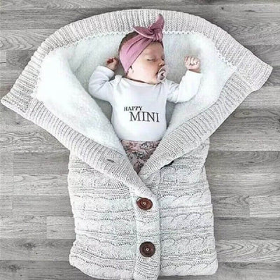 SnuggleNest – Warmer Baby-Kuschelsack für jede Jahreszeit